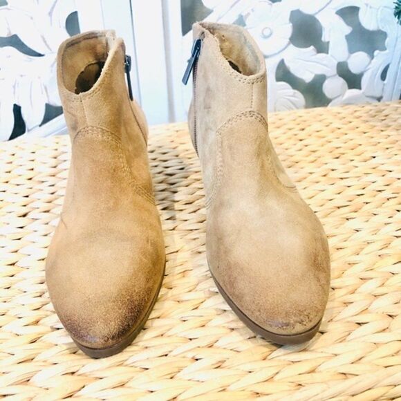 GUC Vince Camuto Cider Tan Chelsea Boots 6M - Picture 1 of 8